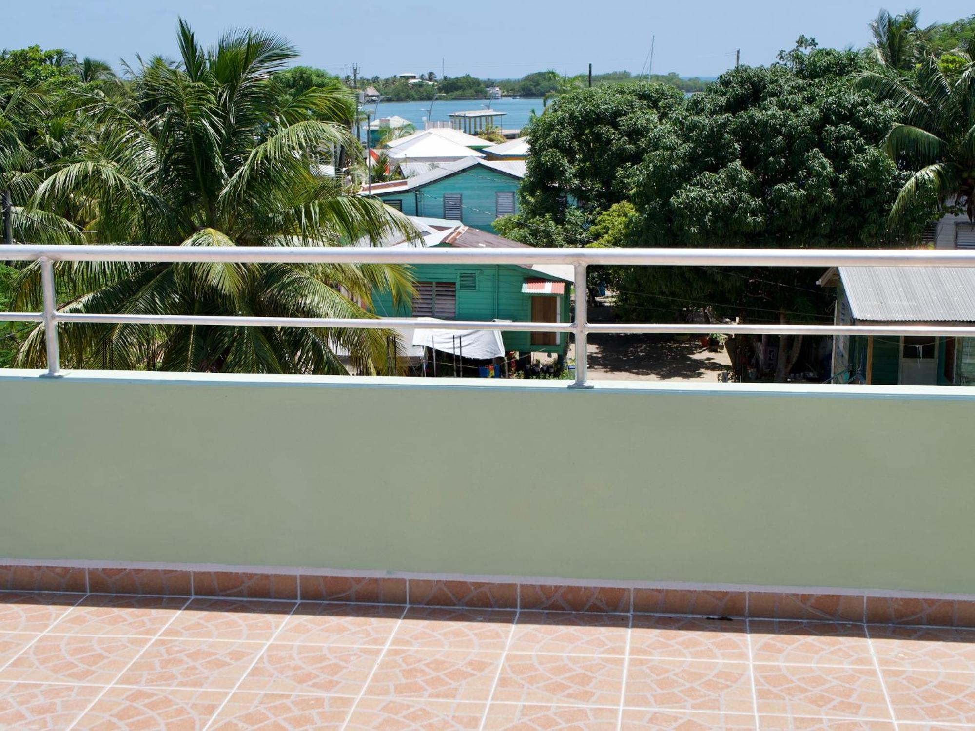 Meme'S Place Placencia Esterno foto
